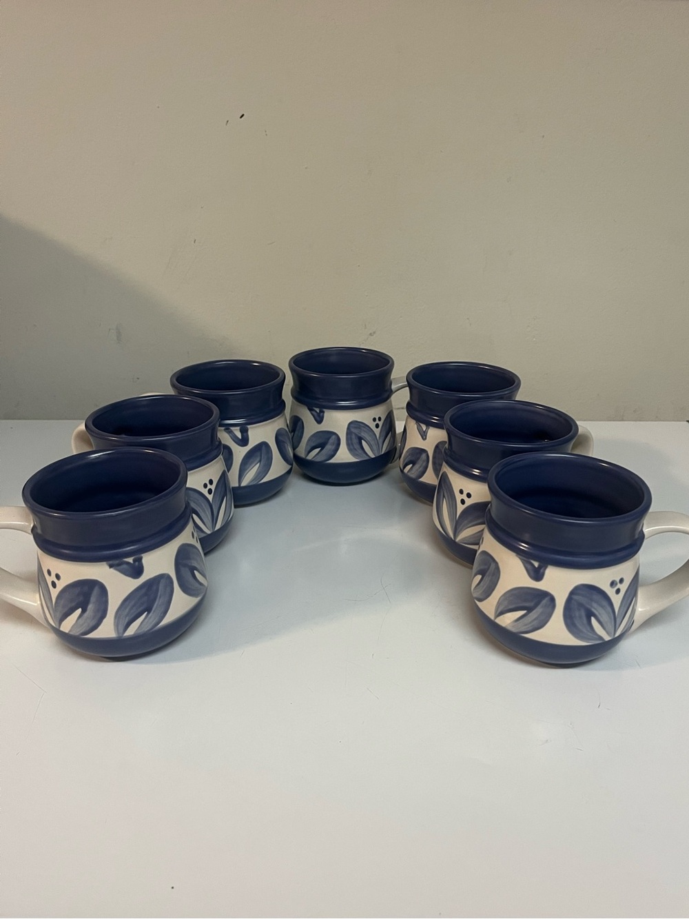 Pfaltzgraff Vintage Set of 7 Barrel Shaped Villa Floral 12oz mugs. Excellent Set